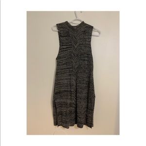 Dynamite grey sleeveless sweater